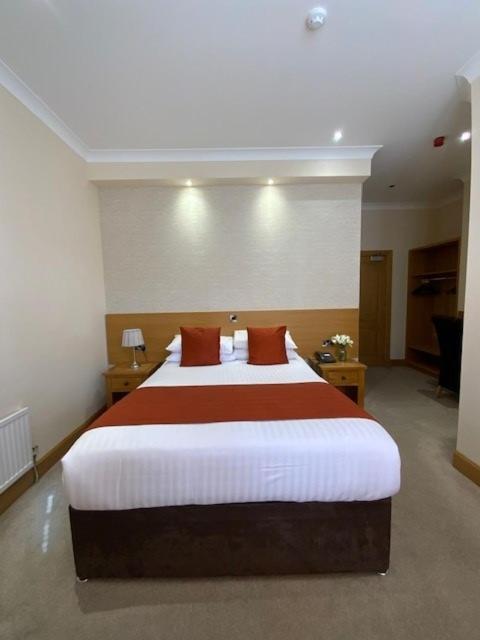 Victoria 3* Kirkcaldy