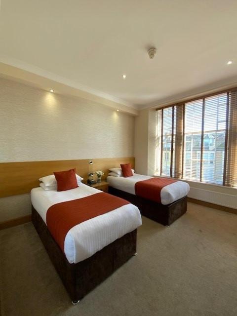 Victoria Hotel